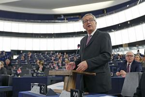 IZVUKAO SE: Žan-Klod Junker preživeo glasanje o poverenju u Evropskom parlamentu