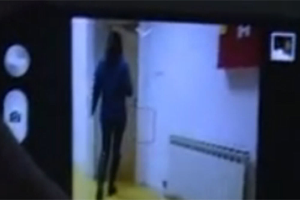 (VIDEO) SKANDAL U BANJALUCI: Perverzni portir tajno snimao koleginice u ženskom toaletu