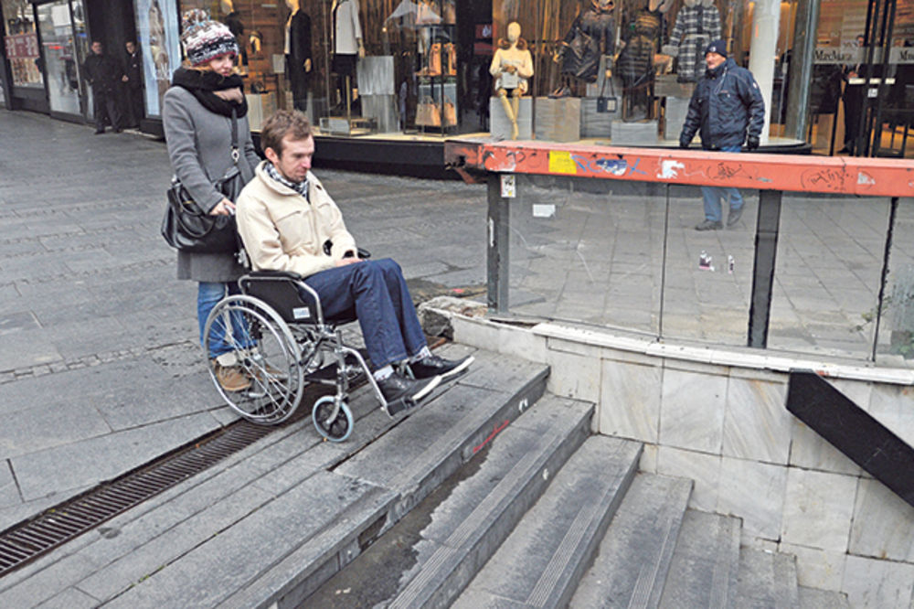 VIDEO BRUKA: Srpska prestonica pakao za invalide!