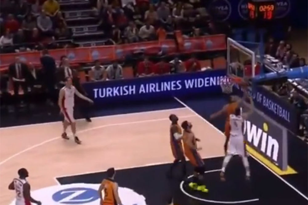 (VIDEO) U NBA STILU: Monstruozna blokada Nedovića na Mitroviću
