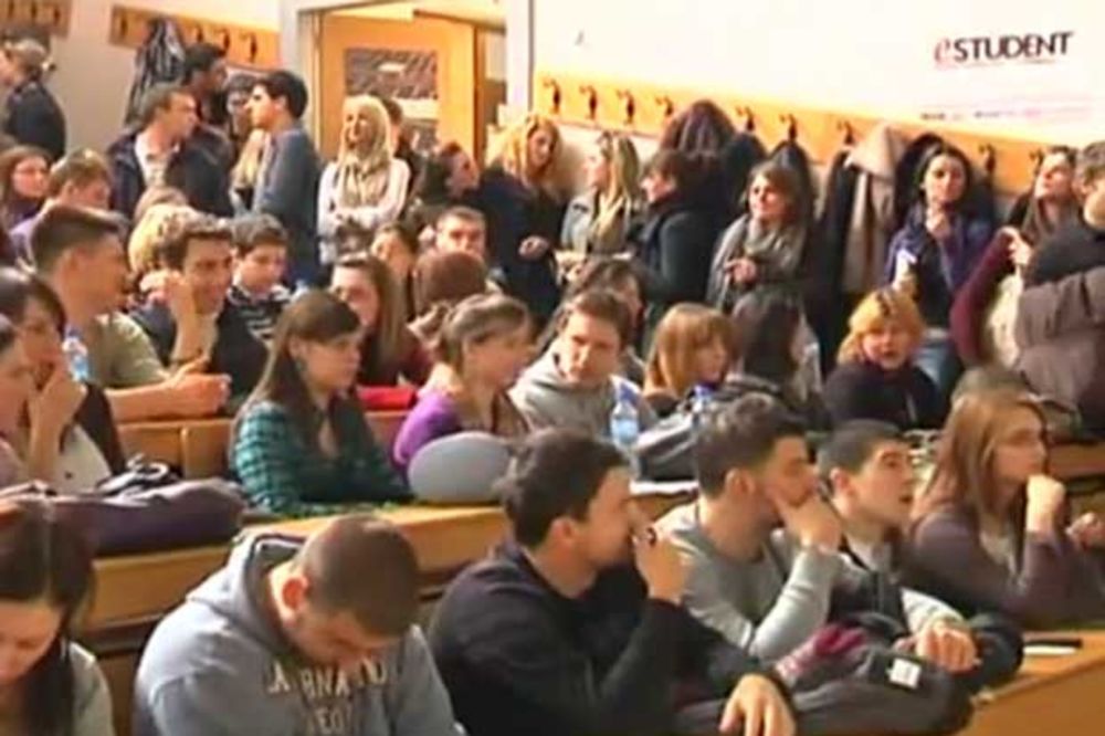 SKANDAL U ZAGREBU: 3 studentkinje suspendovane zbog komentara na Fejsubuku