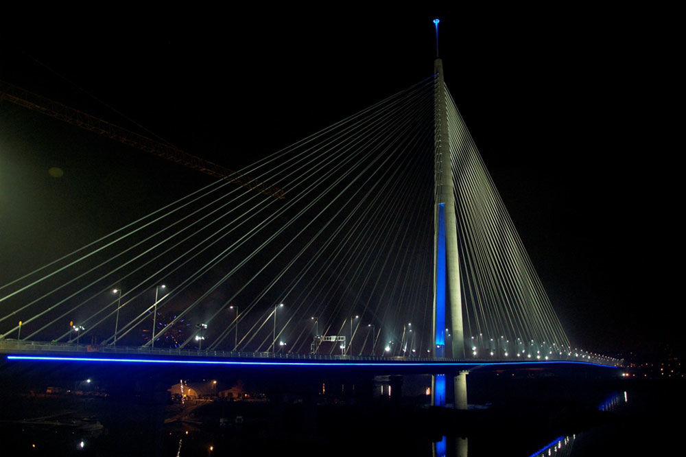 VOZAČI OPREZ: Most na Adi bez osvetljenja, lopovi isekli kablove zbog bakra