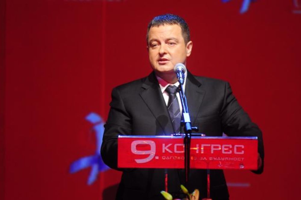 JEDNOGLASNO U SAVA CENTRU: Dačić ponovo izabran za predsednika SPS