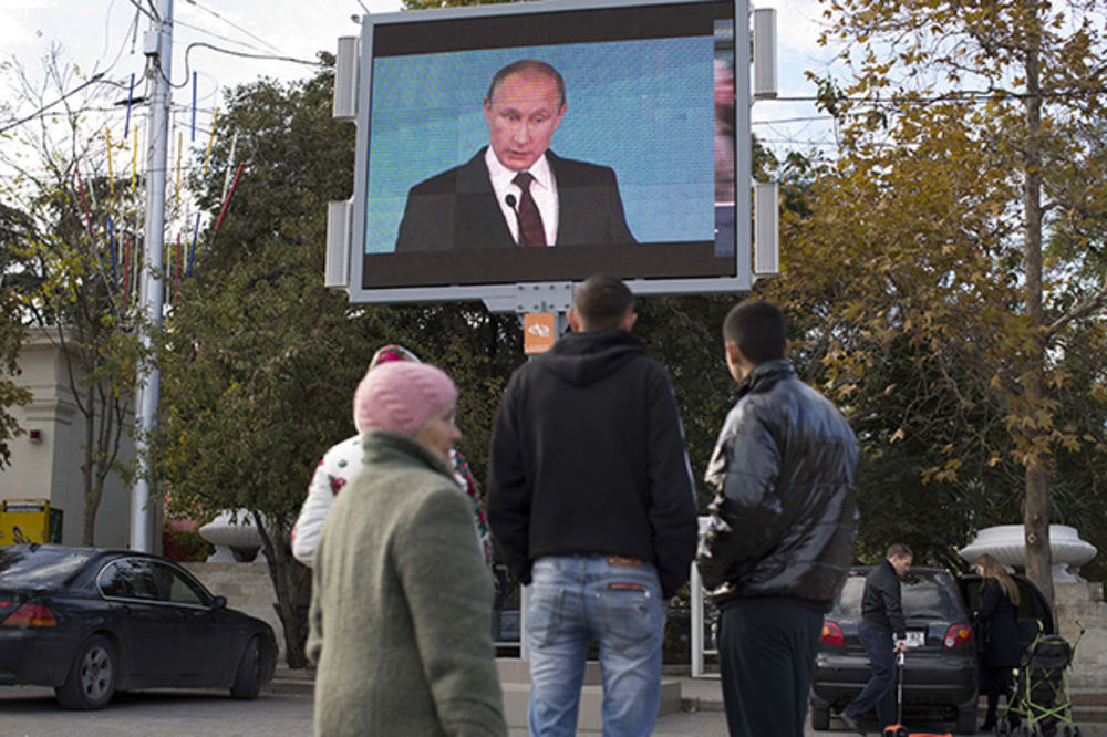 PUTIN: Niko ne može da zastraši i izoluje Rusiju