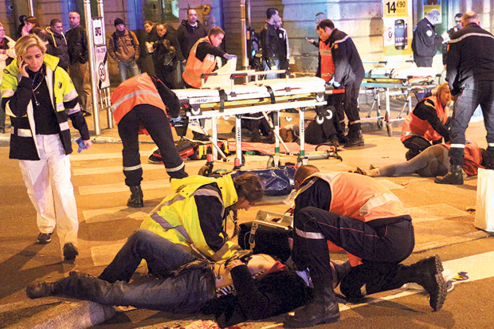 Božić u Parizu u senci napada islamista