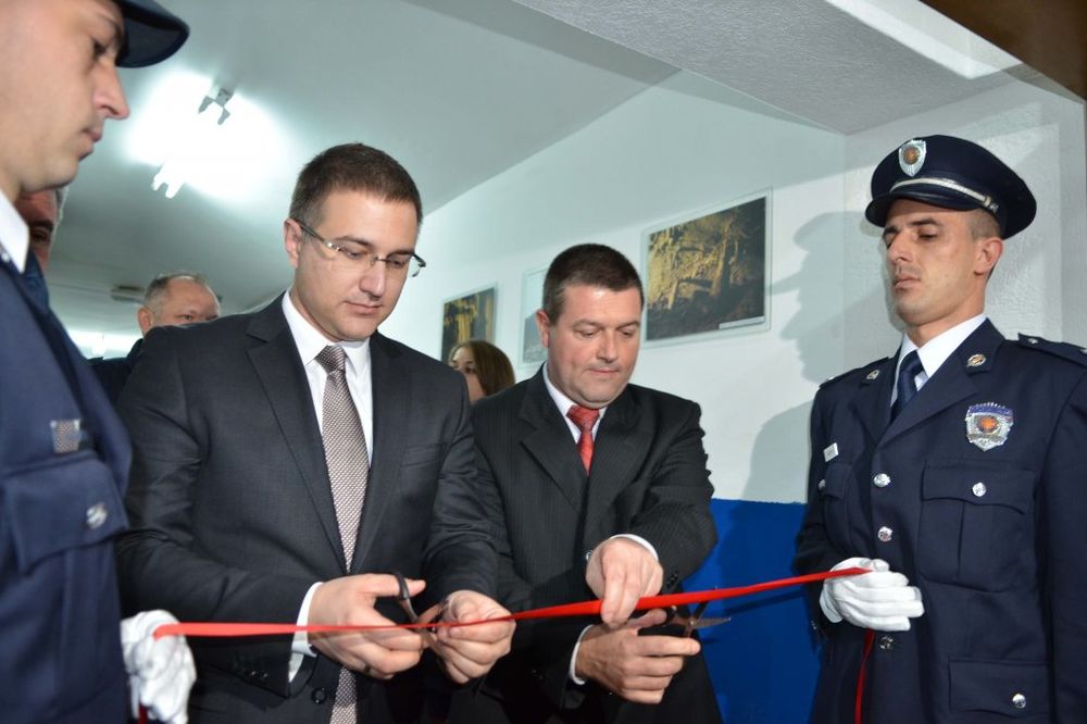 STEFANOVIĆ U PREŠEVU: Otvorene nove prostorije Policijske stanice, priznanje za ministra