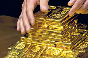 Jelen, dolar i Kina oborili cenu zlata