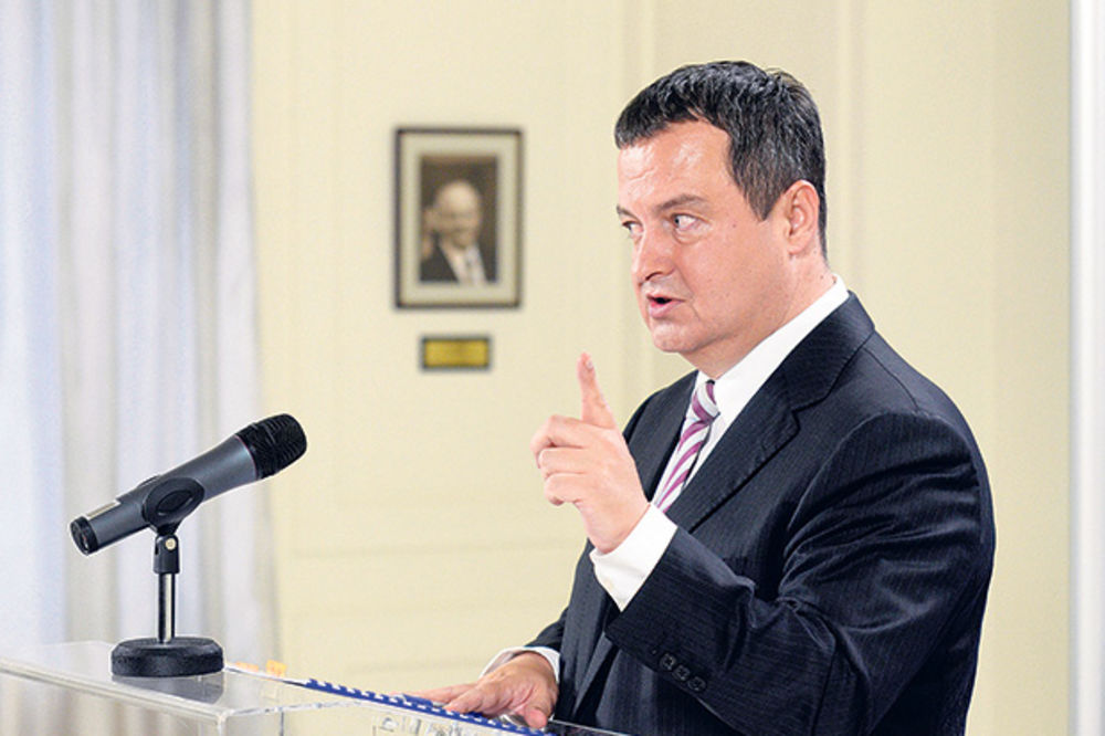 DAČIĆ: Nemam informacije da će Vučić podneti ostavku u Birou, bezbednost mu jeste bila ugrožena