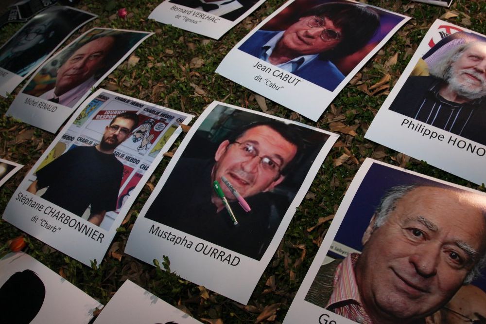 FRANCUSKA TUGUJE: Sahranjene žrtve napada na Šarli ebdo