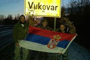 OBJAVILI NA FEJSBUKU: Zbog ove fotografije Srbi u Vukovaru dobili prekršajnu!