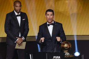 (VIDEO) NOVA TEORIJA O LAŽIRANJU: Ronaldo je znao da osvaja Zlatnu loptu, sve je vešto odglumio