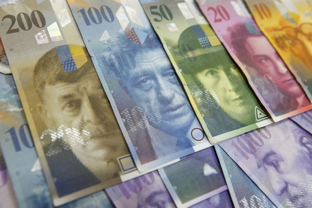 HRVATSKI SCENARIO U SRPSKIM BANKAMA: Franak se vraća na 100 dinara!