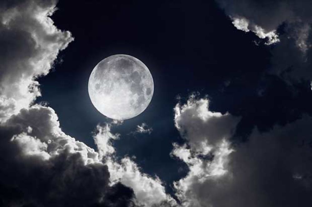 Zašto se Mesec udaljava od Zemlje?
