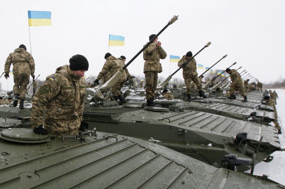 ODREĐENI ZA SMRT: Ukrajinci u zavarenim i miniranim tenkovima, prepušteni napadu prorusa!