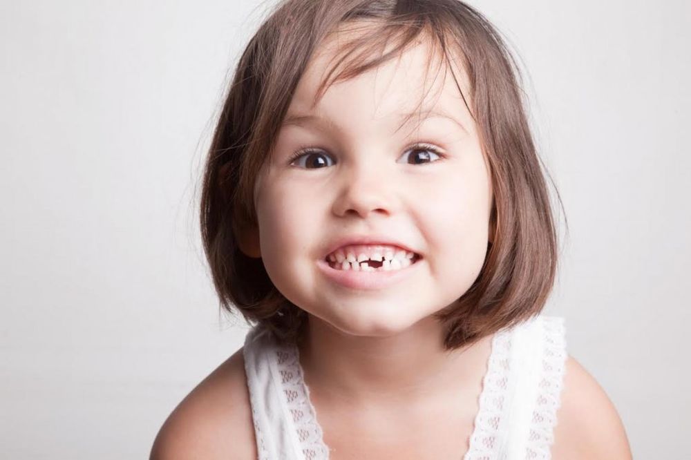 Saveti stomatologa: Kako se vade mlečni zubi?