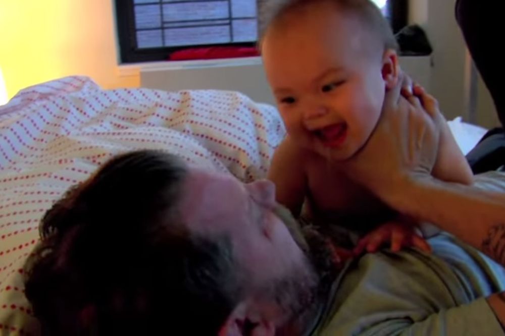 (VIDEO) HIT NA INTERNETU: Volite da se bijete sa svojom bebom, evo kako da s njom izađete na kraj!