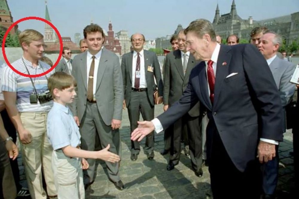 KGB PODMETNUO PUTINA DA ISPROVOCIRA REGANA: Ova fotografija već 27 godina zbunjuje ceo svet!