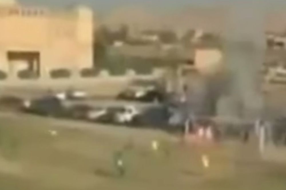 (VIDEO) GRANATA PREKINULA MEČ: Pogledajte šta se desilo kada se iza gola začula eksplozija
