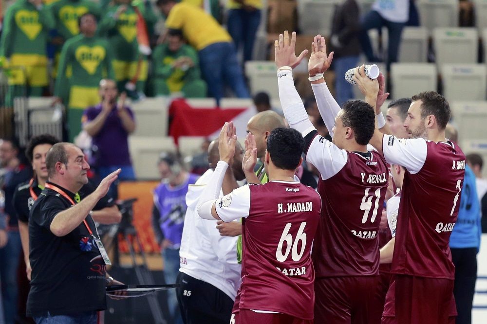 (VIDEO) DA TI PAMET STANE: Crnogorci koji igraju za Katar dobili po 2 miliona evra, stan i maserati