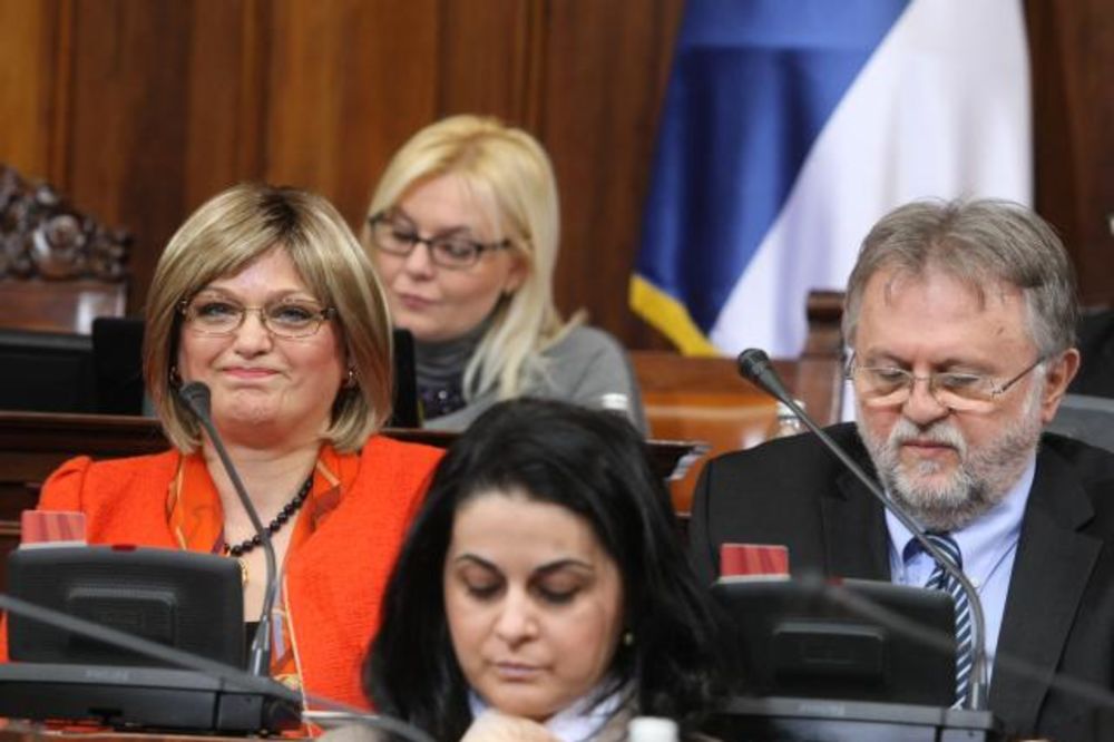 UVREĐENI MINISTAR NAPUSTIO SALU Gojkovićeva: Vujoviću, ne dobacuj poslanicima!