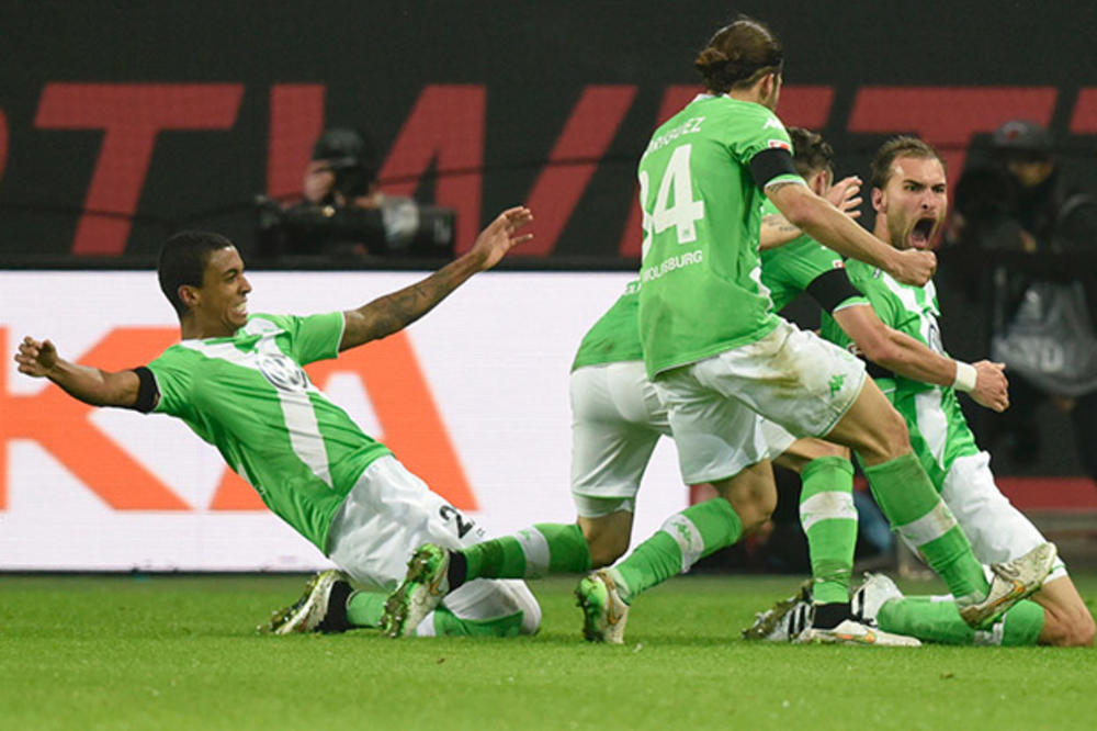 (VIDEO) IZBUŠILI NOJERA: Fudbaleri Volfsburga ponizili Bajern sa četiri postignuta gola