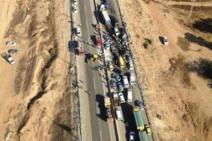NESREĆA U IZRAELU: Sudar kamiona, traktora i autobusa, 8 mrtvih