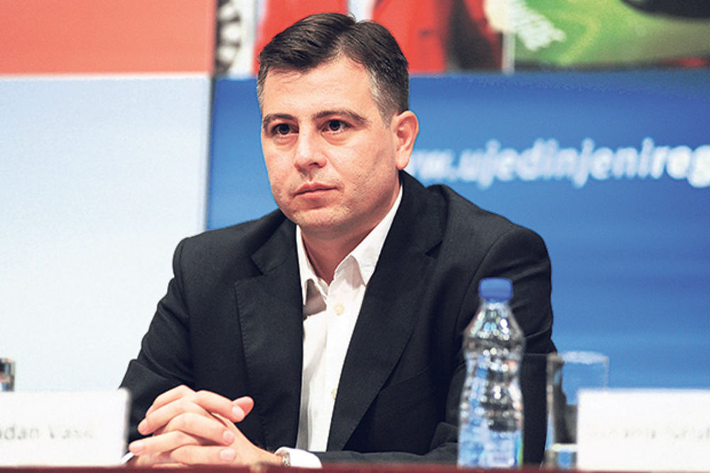Predsednik Opštine Pirot prima platu 120.000 dinara