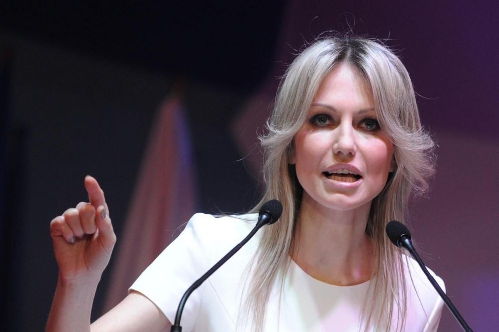 Magdalena Ogorek: Ne vadimo sablju na Putina