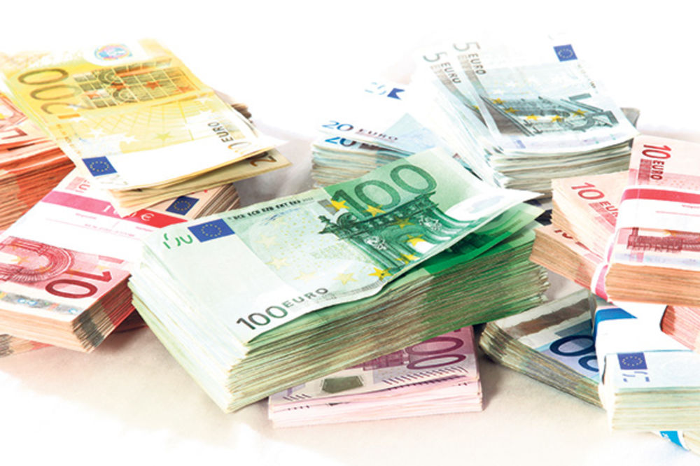 AKCIJA EUROPOLA: Državljani Srbije uhapšeni sa 50.000 lažnih evra!