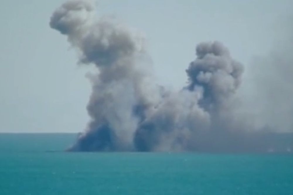 IRAN POTOPIO AMERIČKI NOSAČ: Snimak uništenja 200 metara dugog broda! Ali nije sve kao što izgleda