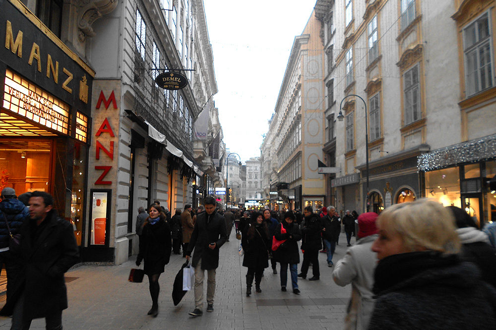 TRAŽE SEDAM DANA ZA ŠOPING: Čak 65 odsto turista želi da radnje u Beču rade i nedeljom!