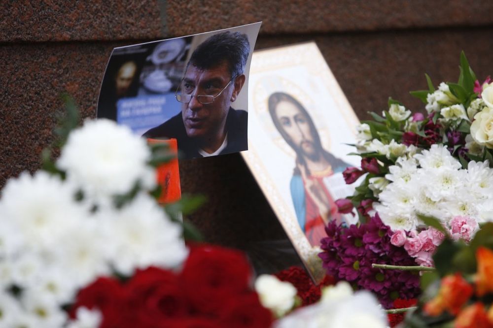 ISTRAGA UTVRDILA: Nemcov ubijen iz pištolja marke Makarov!