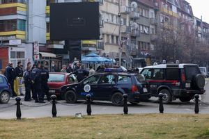 EKSPLOZIJA U ZORU: Bačena bomba u Kralja Petra u severnoj Mitrovici