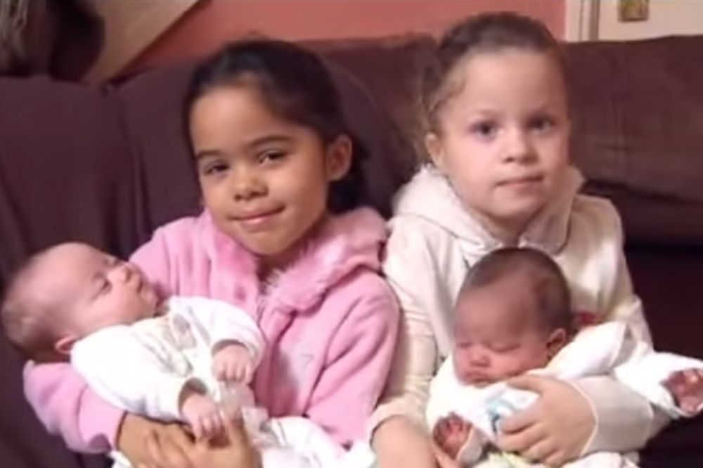 (VIDEO) PRAVA RETKOST: Britanski par dva puta dobio različite blizance!