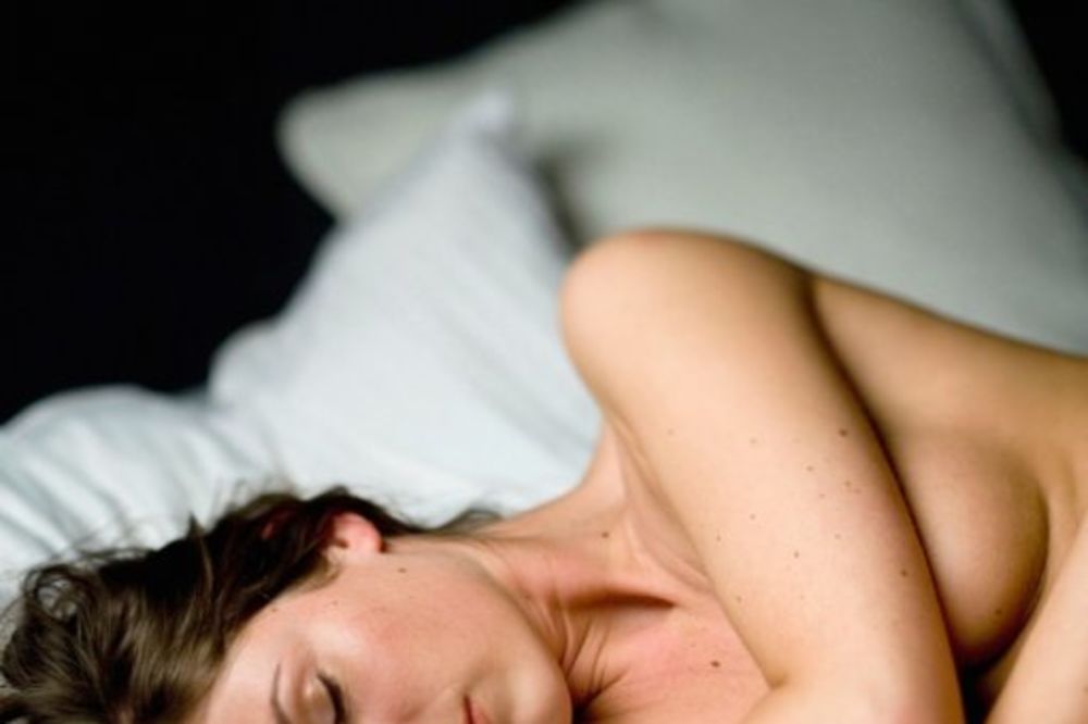 BIĆETE LEPŠI, MRŠAVIJI I SREĆNIJI: Evo zašto treba da spavate goli!