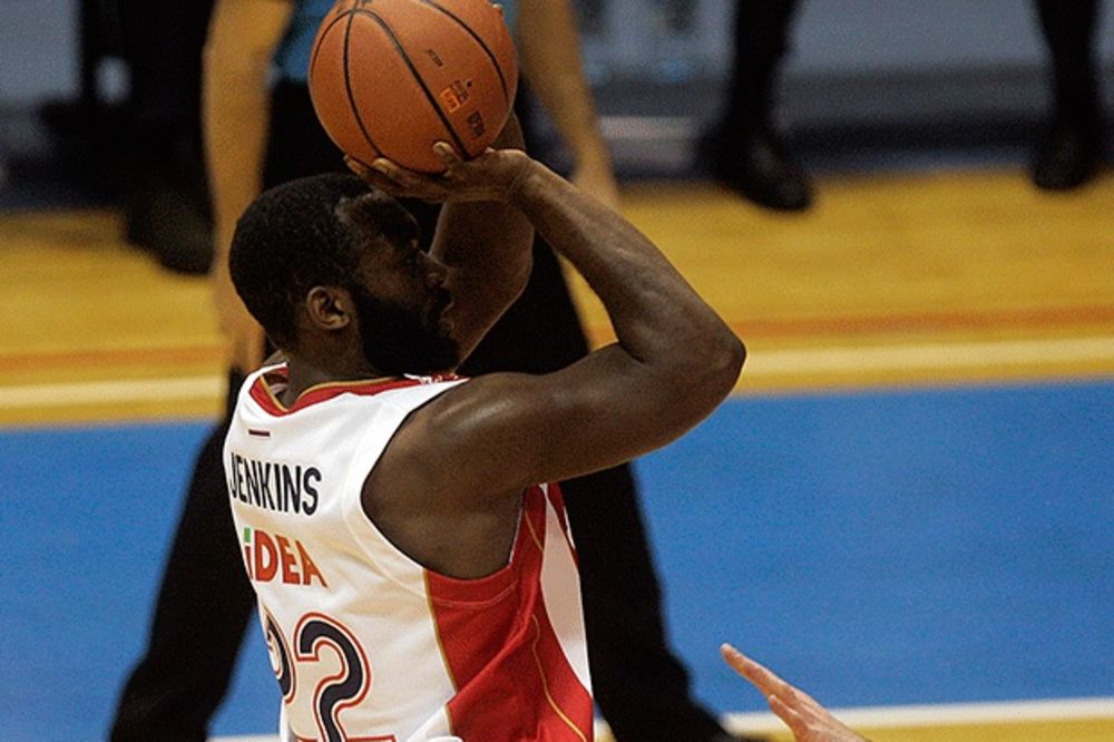 (VIDEO) SIPALI TROJKE: Pogledajte dalekometnu paljbu Zvezdinih košarkaša