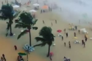 (VIDEO) OVO NIKO NIJE OČEKIVAO: Uživali su na plaži, u trenutku nastao je haos!