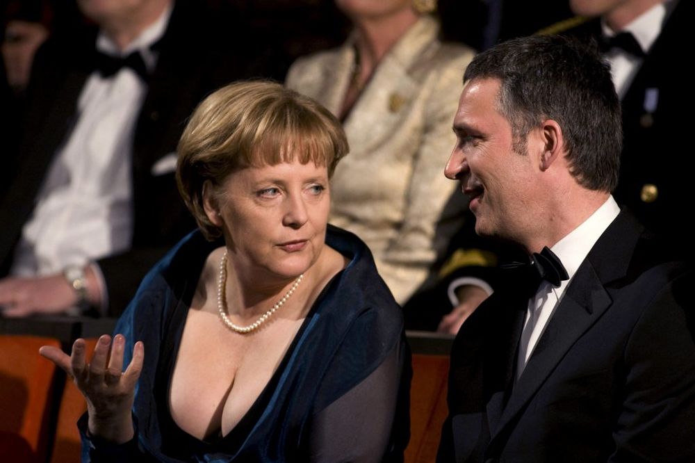 STOLTENBERG: Merkelova me nagovorila da dođem u NATO, kako da odbijem tako lepu damu!