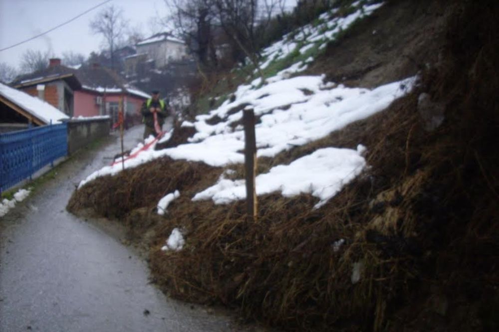 TRSTENIK: Klizište preti da uništi selo Jasikovicu