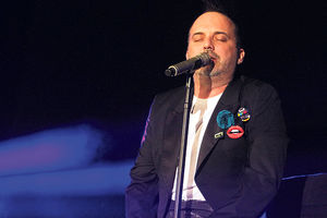 Toni Cetinski peva u Zrenjaninu