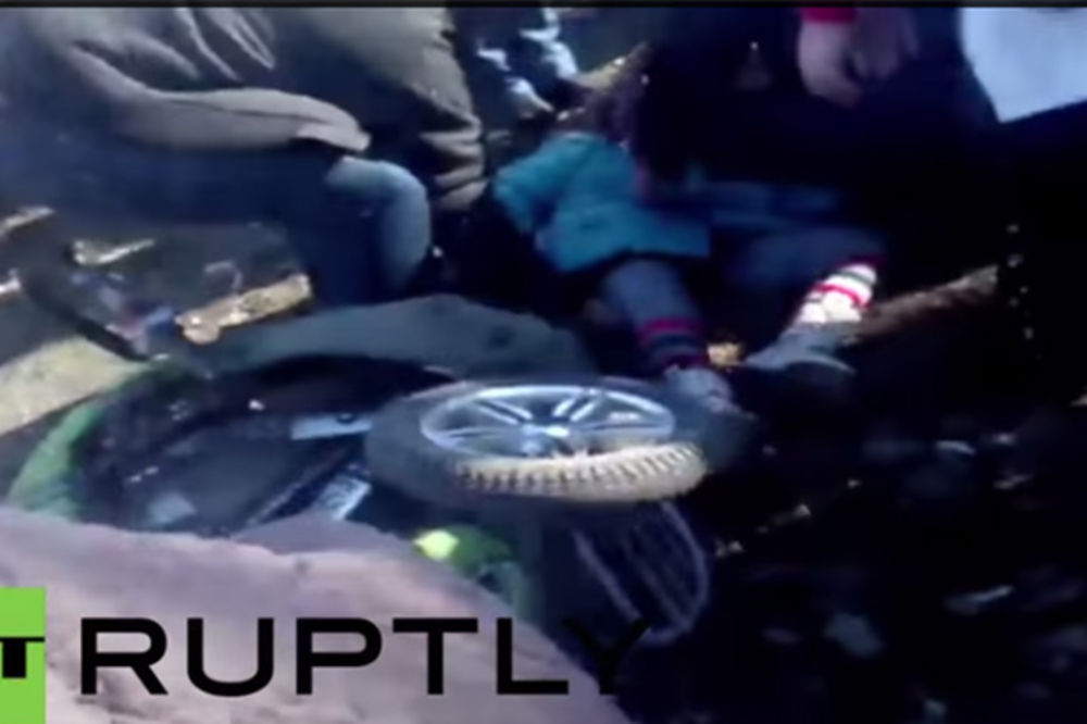 (VIDEO I FOTO) KAMENOVALI VOJNIKE Ukrajinski tenk zgazio devojčicu (8), pijani vozač hteo da pobegne