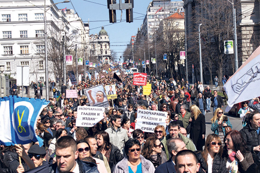 ŠARČEVIĆ REKAO DA NEMA RAZLOGA ZA ŠTRAJK: Prosvetari ipak krenuli u protest, Nemanjina blokirana