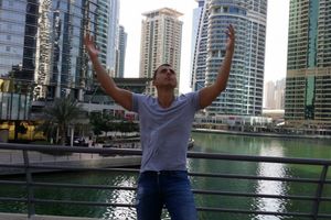 NAPRAVIO KRŠ I LOM: Nemanja Staletović ekranizovao pesmu u Dubaiju