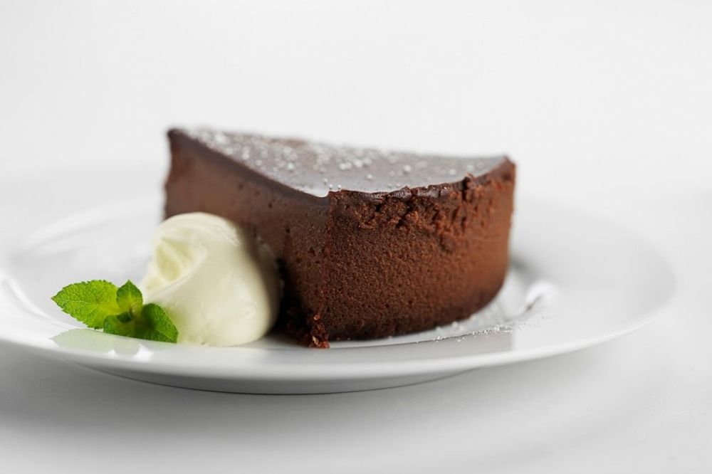 BEZ BRAŠNA I ŠEĆER: Napravite savršenu čokoladnu kesten tortu i iznenadite sve