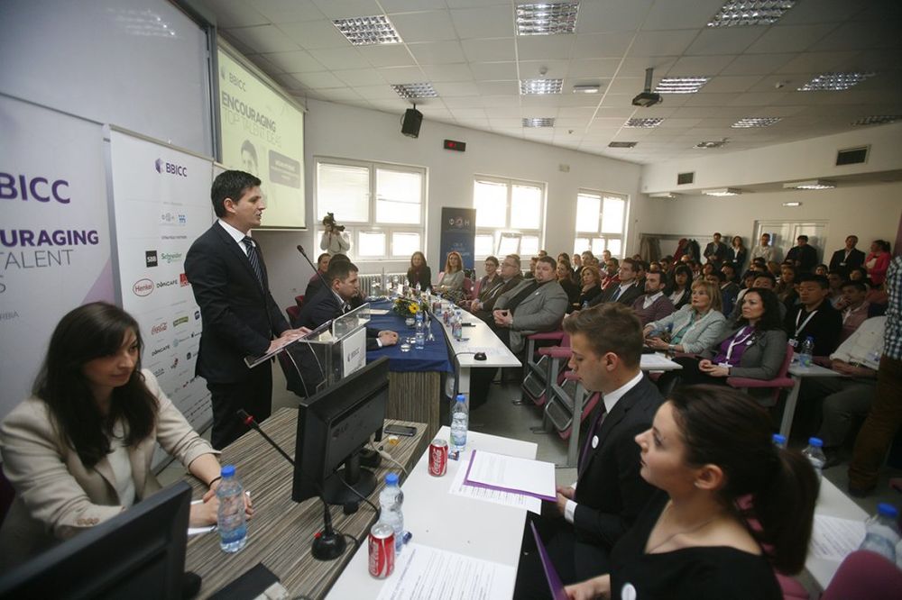 Srpski studenti najbolji na svetu u rešavanju poslovnih problema