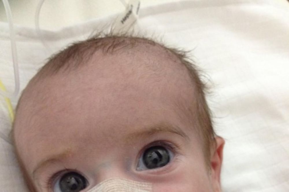 KAKAV BORAC! Beba s pola srca preživela moždani udar, 9 operacija, 3 oživljavanja i ne predaje se!