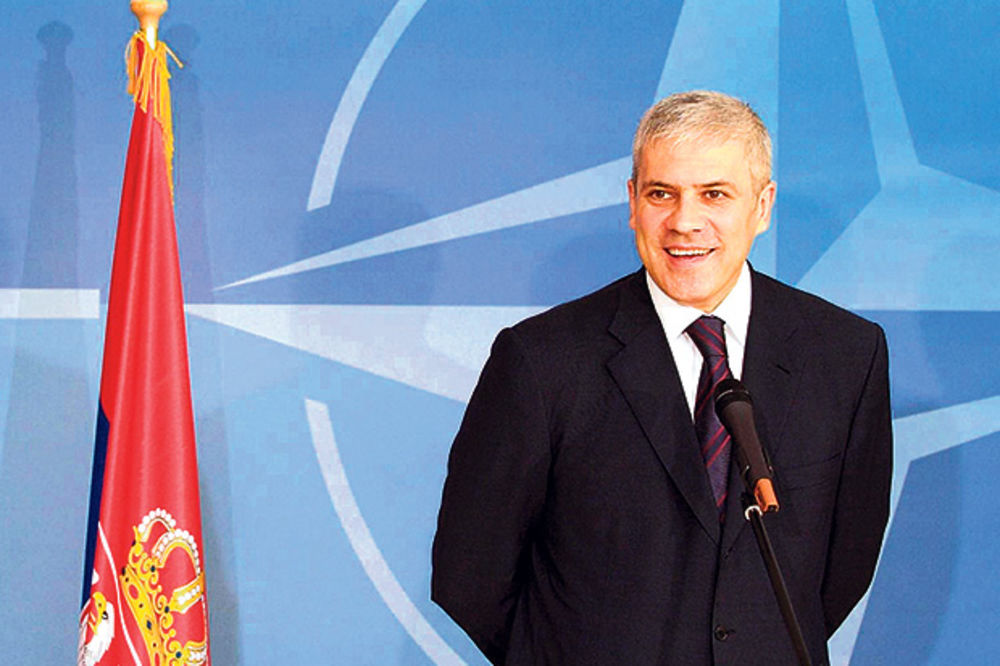 Tadić: Srbija da uđe u NATO