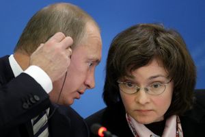 ONA JE SPASLA RUSIJU: Ovo je žena kojoj Putin jede iz ruke!