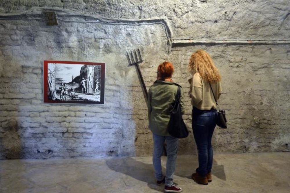 (FOTO) POČELA IZLOŽBA: Srednjovekovne sprave za mučenje na Kalemegdanu