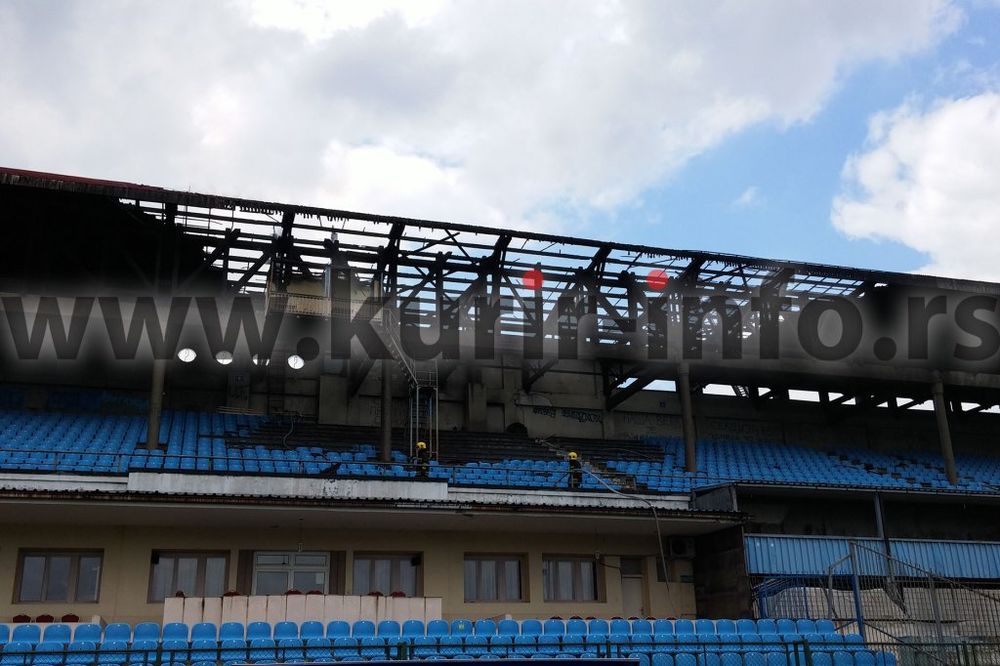 (FOTO) UGAŠEN POŽAR: Električne instalacije zapalile tribinu na stadionu Rada